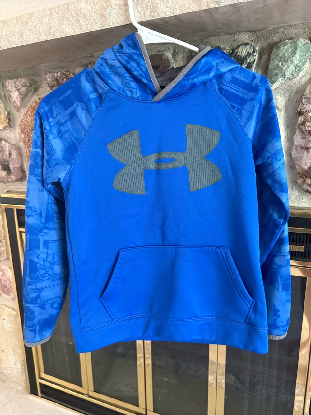 Under Armour Youth Sweatshirt Medium